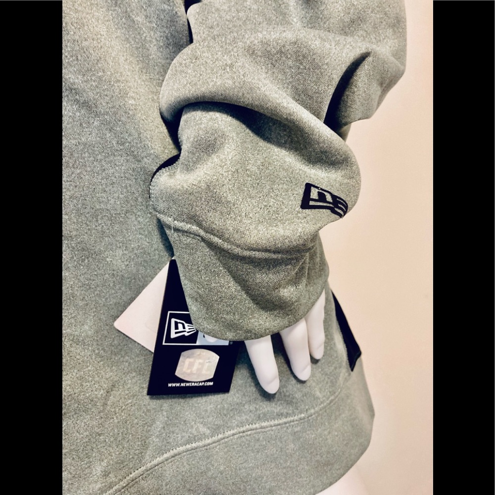 🆕💙TORONTO ARGOS NEW ERA PULLOVER💙🆕 - Picture 7 of 15